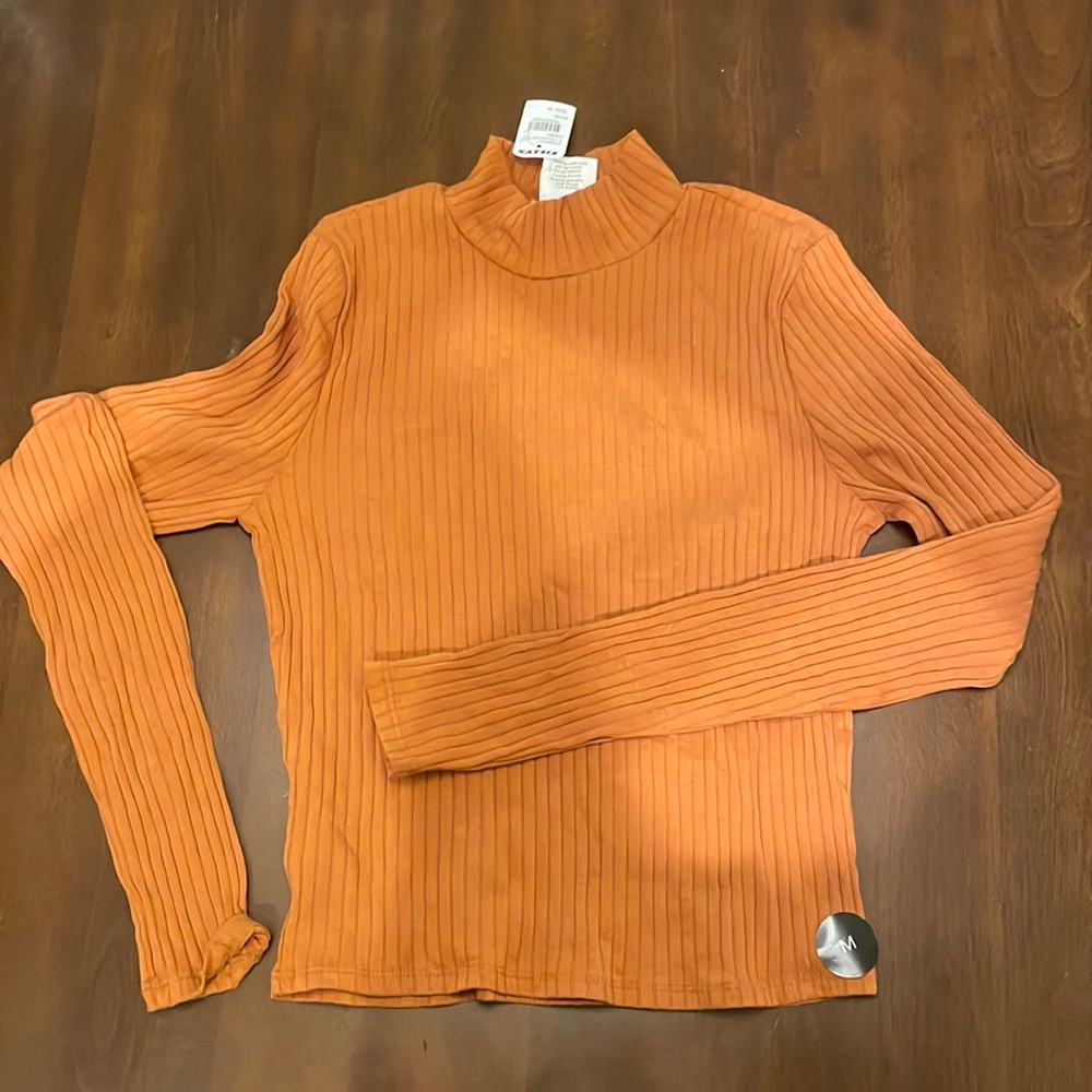 Medium Tilly’s burnt orange long sleeve turtle neck